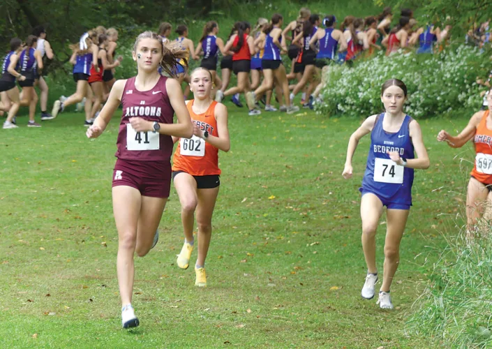 Altoona teams win invite